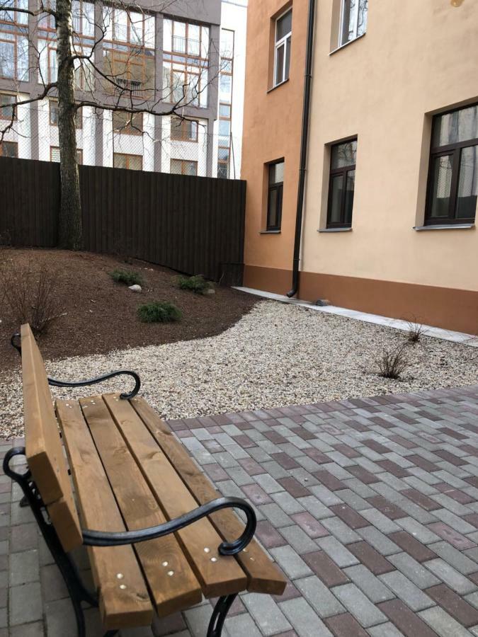 Pernavas Park & Bed Apartment Riga Exterior photo